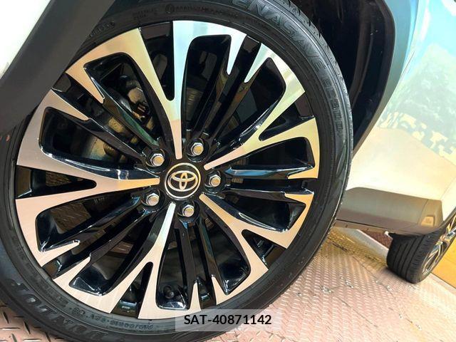 Toyota YARIS CROSS 2025-04 1935084-11