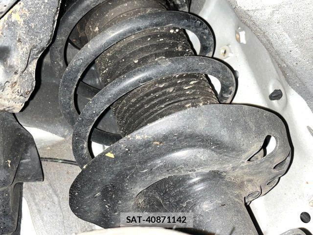 Toyota YARIS CROSS 2025-04 1935084-19