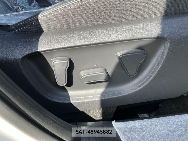 Toyota YARIS CROSS 2026-04 6505328-27