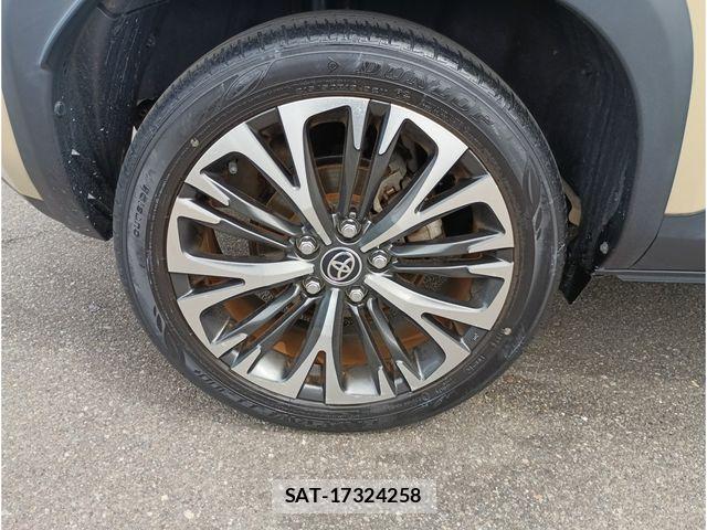 Toyota YARIS CROSS 2021-03 6615968-14