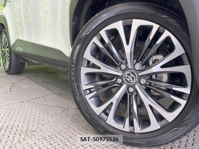 Toyota YARIS CROSS 2023-04 6615964-12