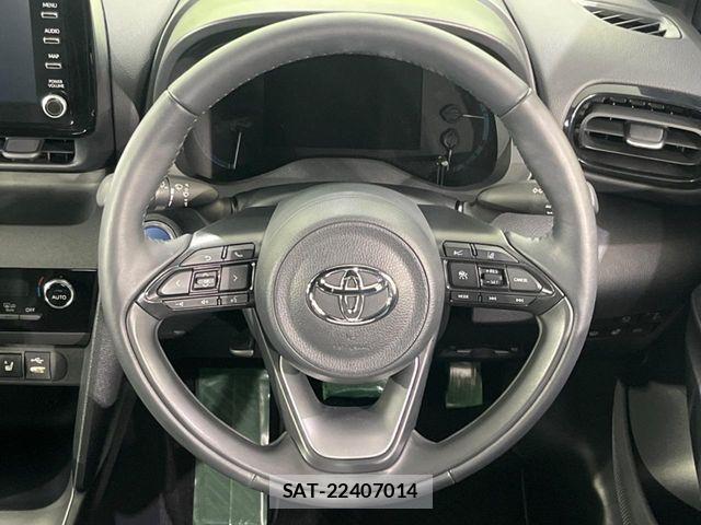 Toyota YARIS CROSS 2022-10 6674302-10