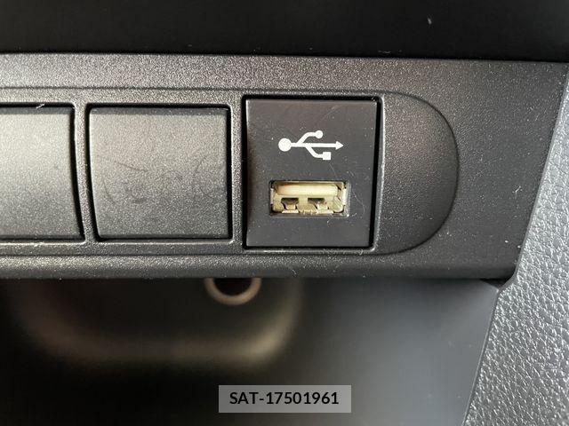 Toyota YARIS CROSS 2023-06 6674312-18