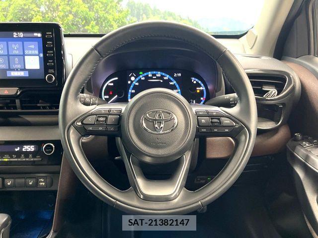 Toyota YARIS CROSS 2021-04 6674307-10