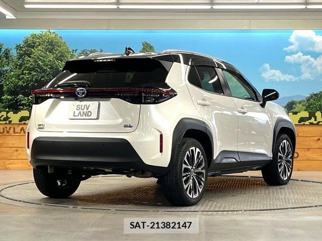 Toyota YARIS CROSS 2021-04 6674307-16
