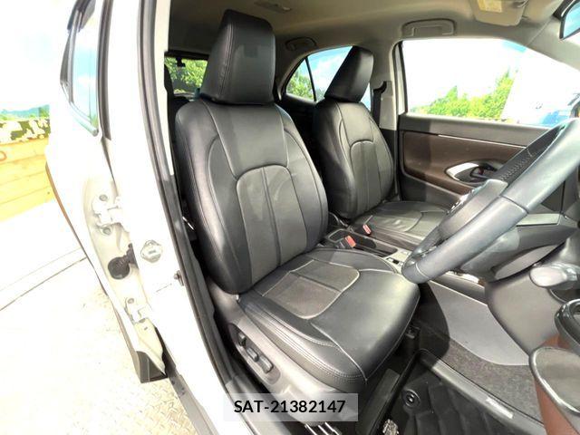 Toyota YARIS CROSS 2021-04 6674307-7