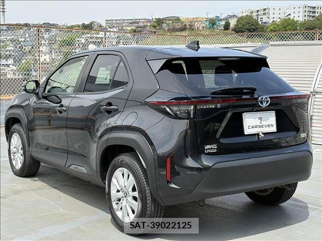Toyota YARIS CROSS 2021-11 6678941-23