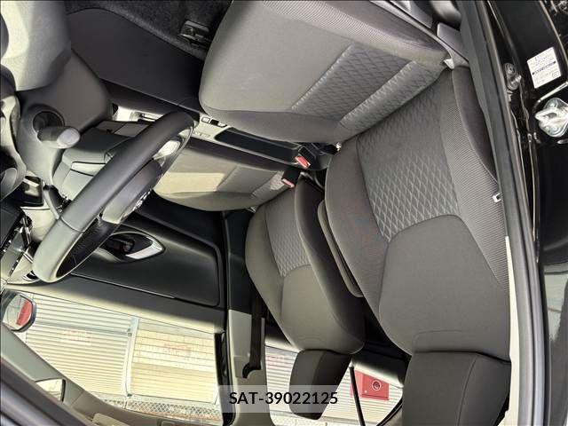Toyota YARIS CROSS 2021-11 6678941-8