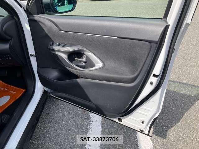 Toyota YARIS CROSS 2023-04 6684097-18