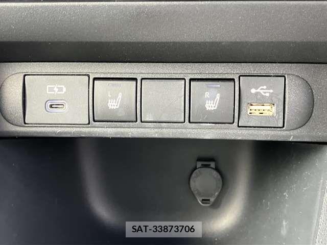 Toyota YARIS CROSS 2023-04 6684097-8
