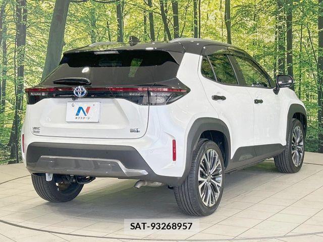 Toyota YARIS CROSS 2023-03 6717847-16