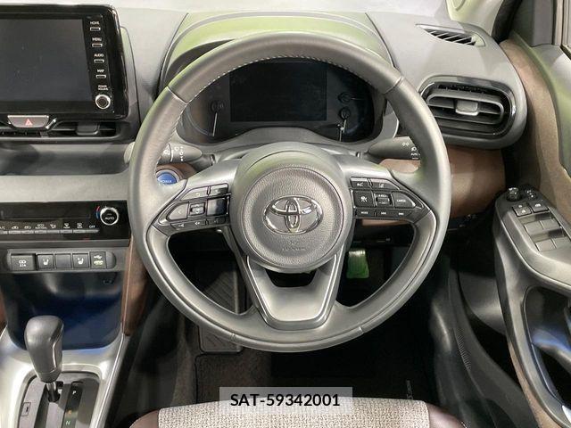 Toyota YARIS CROSS 2021-06 6818309-10