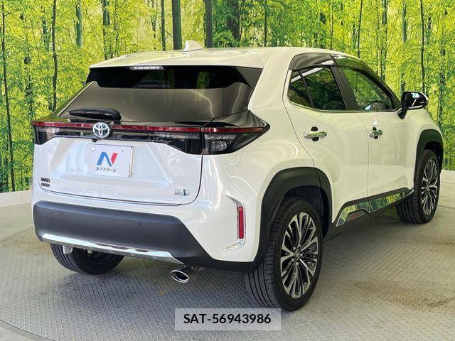 Toyota YARIS CROSS 2021-07 6818313-17