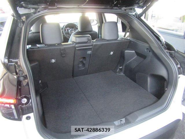 Toyota YARIS CROSS 2025-07 6818283-12