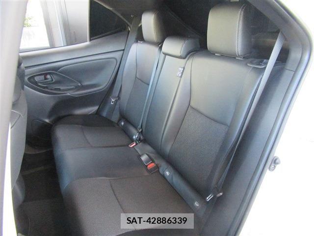 Toyota YARIS CROSS 2025-07 6818283-13