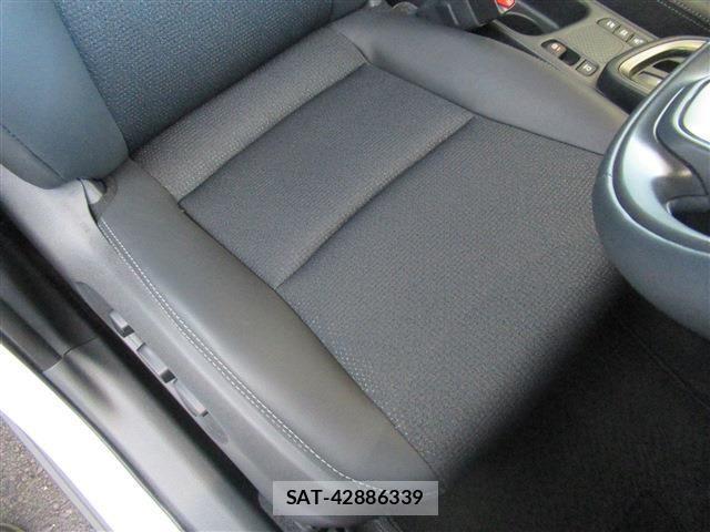Toyota YARIS CROSS 2025-07 6818283-15