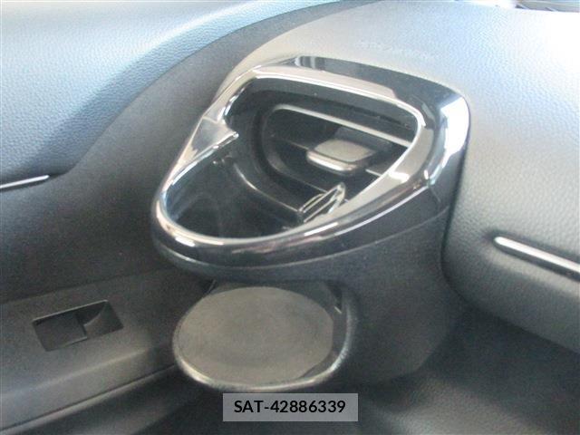 Toyota YARIS CROSS 2025-07 6818283-8