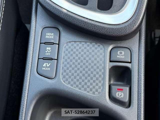 Toyota YARIS CROSS 2023-08 6818301-21