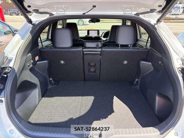 Toyota YARIS CROSS 2023-08 6818301-24