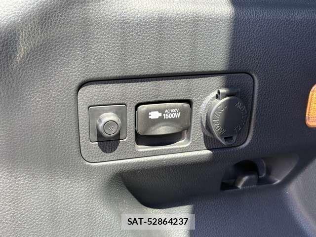 Toyota YARIS CROSS 2023-08 6818301-25