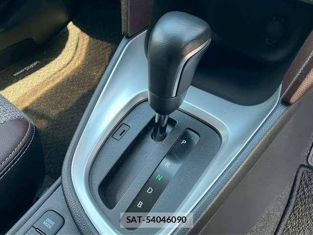 Toyota YARIS CROSS 2021-06 6818303-10