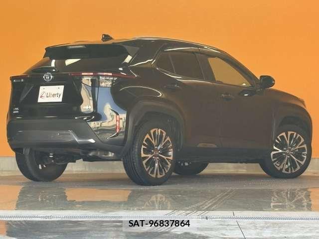 Toyota YARIS CROSS 2023-04 6916061-12