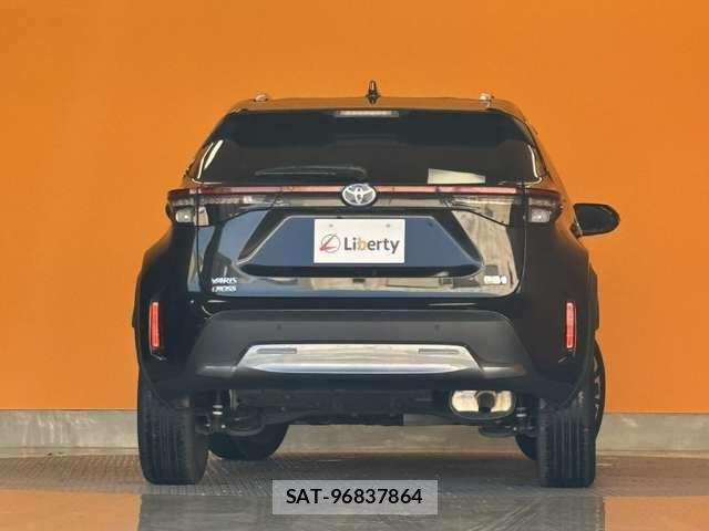 Toyota YARIS CROSS 2023-04 6916061-13