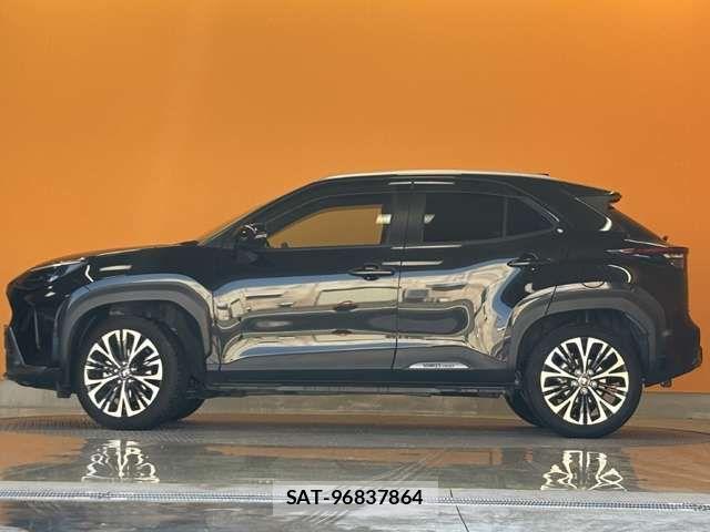 Toyota YARIS CROSS 2023-04 6916061-15