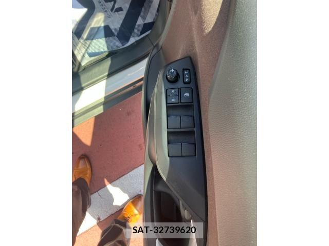 Toyota YARIS CROSS 2022-01 6916085-11