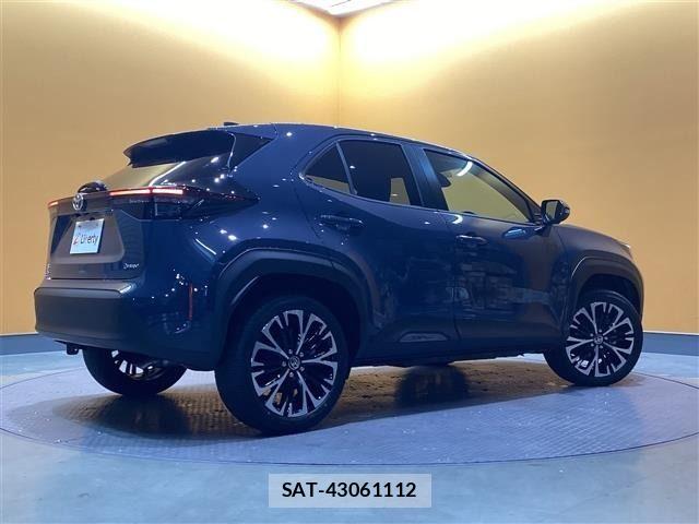 Toyota YARIS CROSS 2025-10 6916037-11