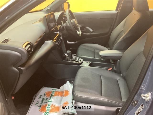 Toyota YARIS CROSS 2025-10 6916037-17