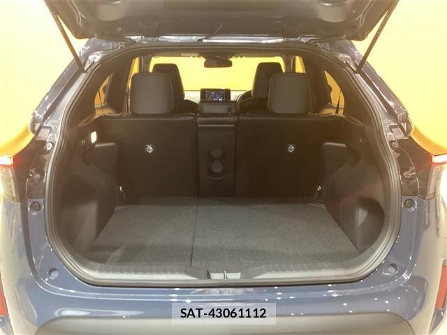 Toyota YARIS CROSS 2025-10 6916037-19