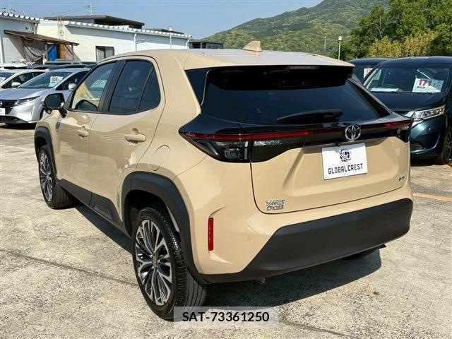Toyota YARIS CROSS 2025-10 6916079-12