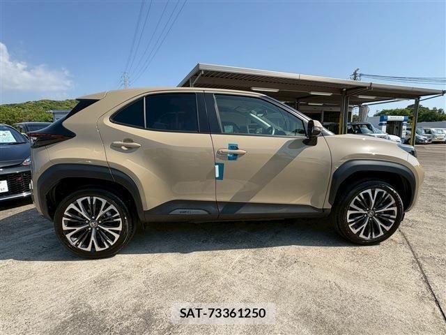 Toyota YARIS CROSS 2025-10 6916079-15
