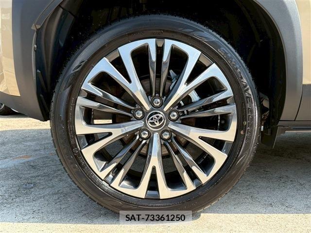 Toyota YARIS CROSS 2025-10 6916079-16