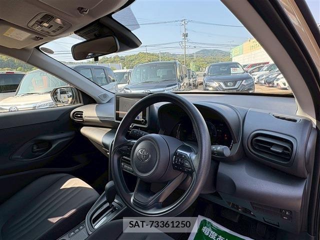 Toyota YARIS CROSS 2025-10 6916079-17