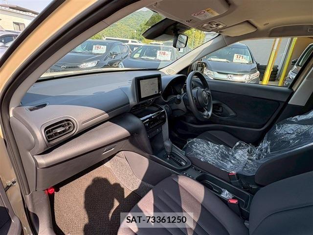 Toyota YARIS CROSS 2025-10 6916079-3