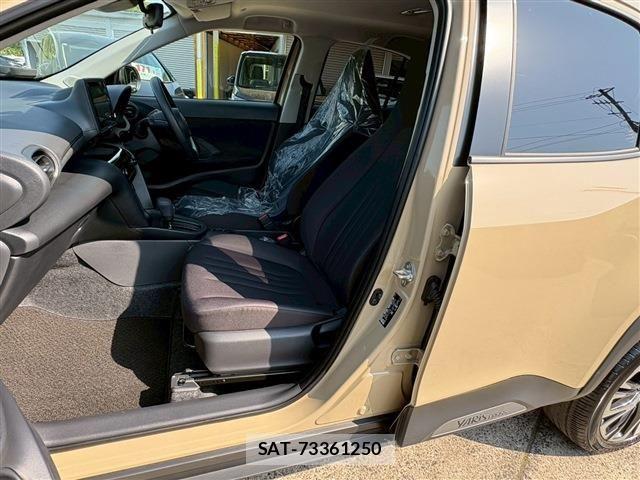 Toyota YARIS CROSS 2025-10 6916079-4