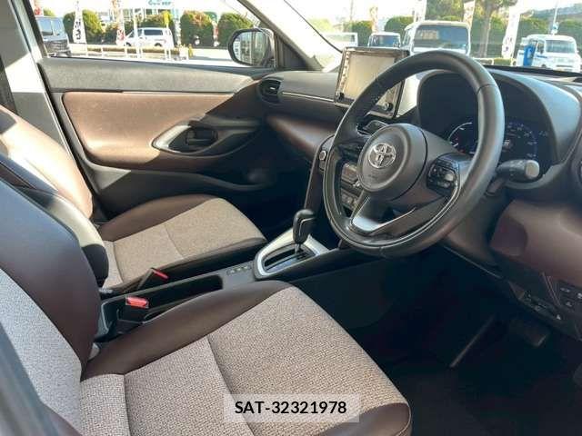 Toyota YARIS CROSS 2021-01 6916083-11