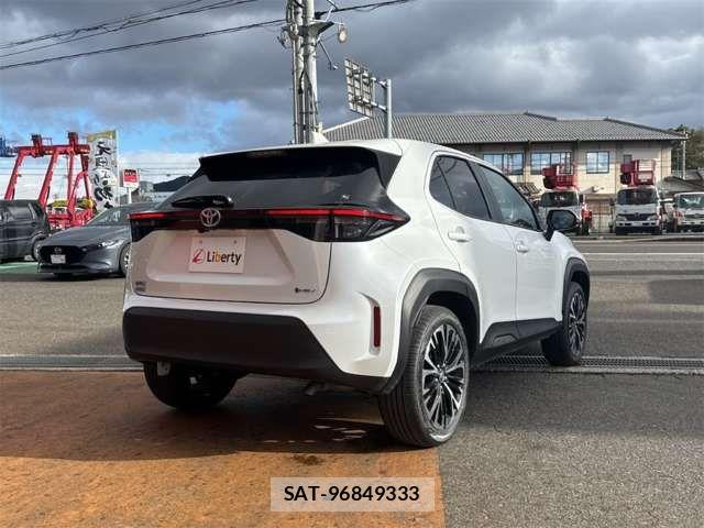 Toyota YARIS CROSS 2025-04 6916063-12