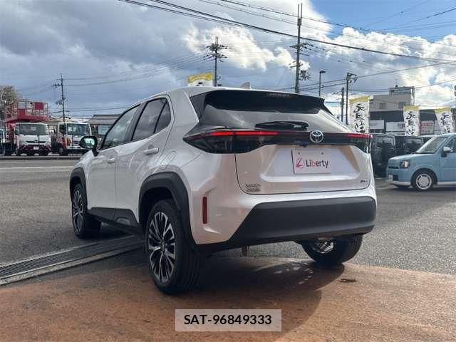 Toyota YARIS CROSS 2025-04 6916063-14