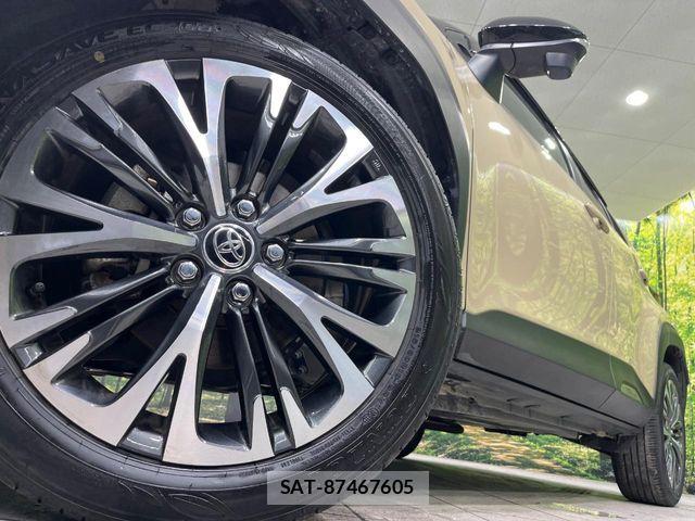 Toyota YARIS CROSS 2023-12 6999348-13