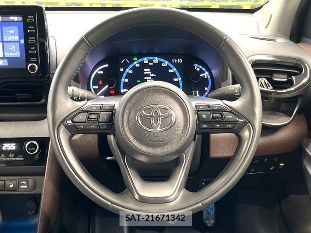 Toyota YARIS CROSS 2021-07 6999356-10