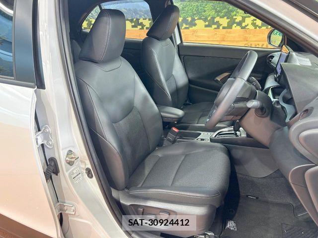 Toyota YARIS CROSS 2025-05 6999340-8