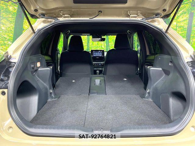 Toyota YARIS CROSS 2023-04 7021966-11