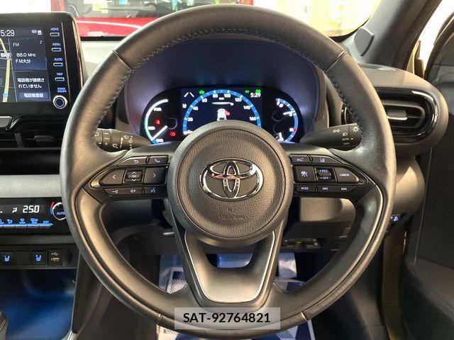 Toyota YARIS CROSS 2023-04 7021966-12