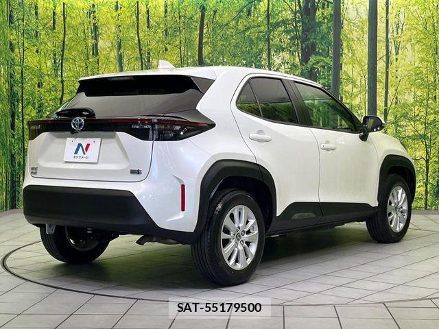 Toyota YARIS CROSS 2021-09 7061572-16