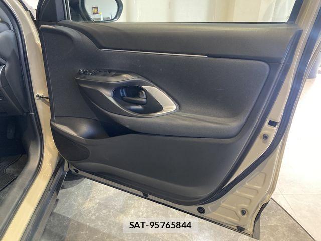Toyota YARIS CROSS 2021-10 7061558-29