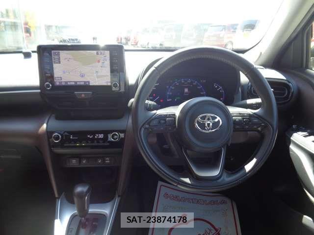 Toyota YARIS CROSS 2021-05 7061576-12