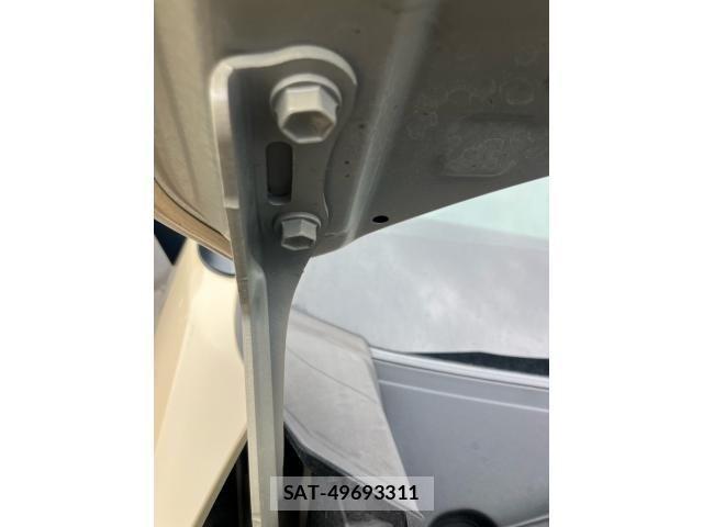 Toyota YARIS CROSS 2023-06 7061573-18